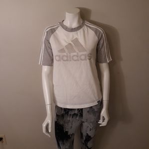 Adidas tshirt women Small short sleeve Small